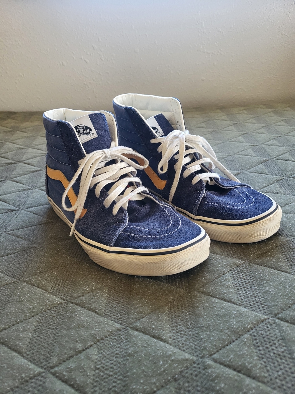 Vans Mens High-Top Sneakers in Navy with Gold Stripe